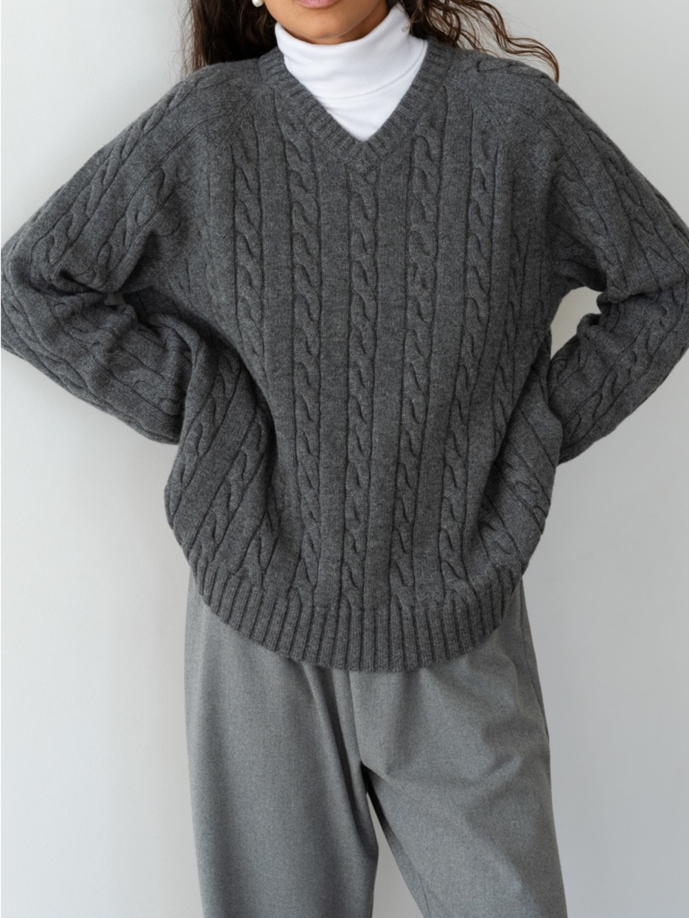 Donni Cable V Neck Charcoal Size M